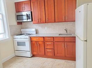 25-43 46th St #2R, Astoria, NY 11103