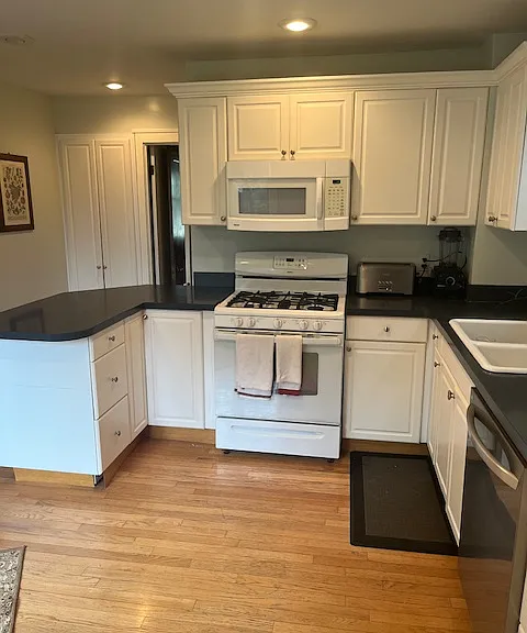 17900 Lakewood Heights Blvd — Photo 5