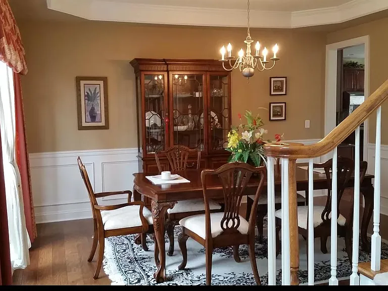 740 Swancroft Ln — Photo 4