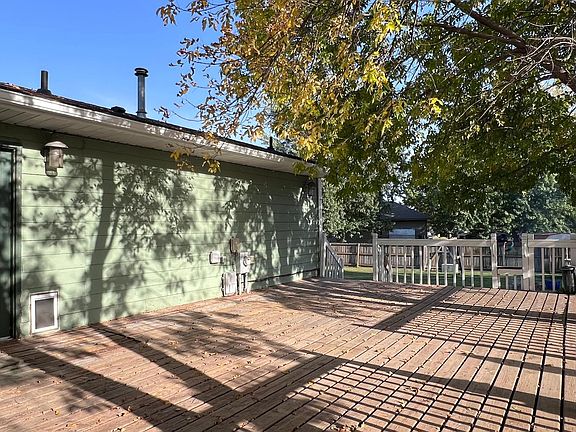 3rd image of 1200 Dana Dr SE