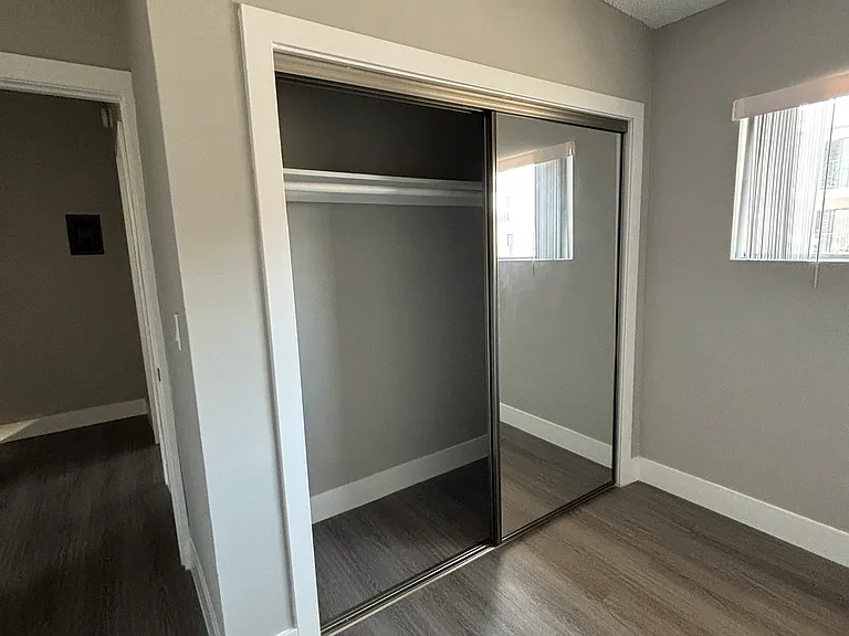 14012 Doty Ave #18-1 — Photo 10