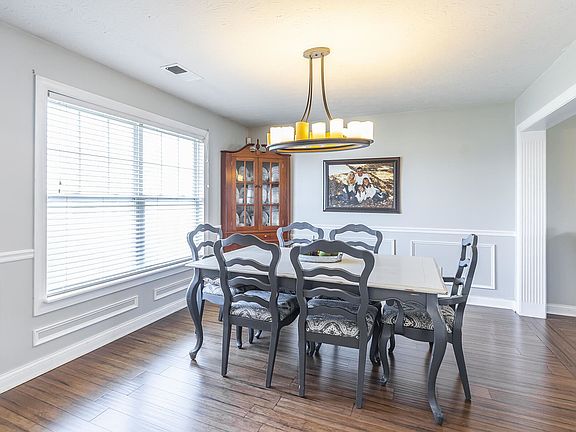 5th image of 715 Sage Dr