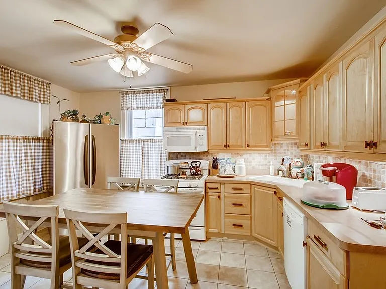 2315 N Campbell Ave #1 — Photo 6