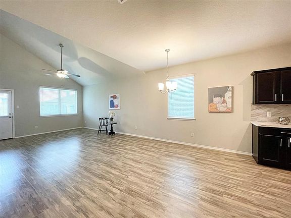 3rd image of 20919 Corisande St