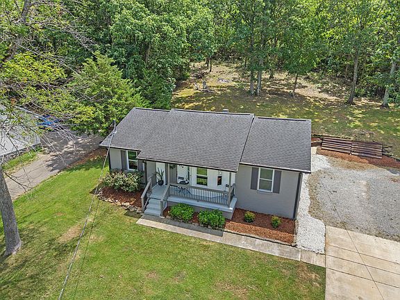 5th image of 216 Broadmoor Dr