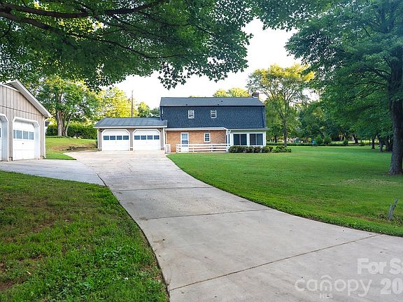 2nd image of 3401 Tracelake Dr