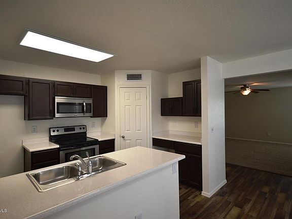 5th image of 138 E Campo Bello Dr