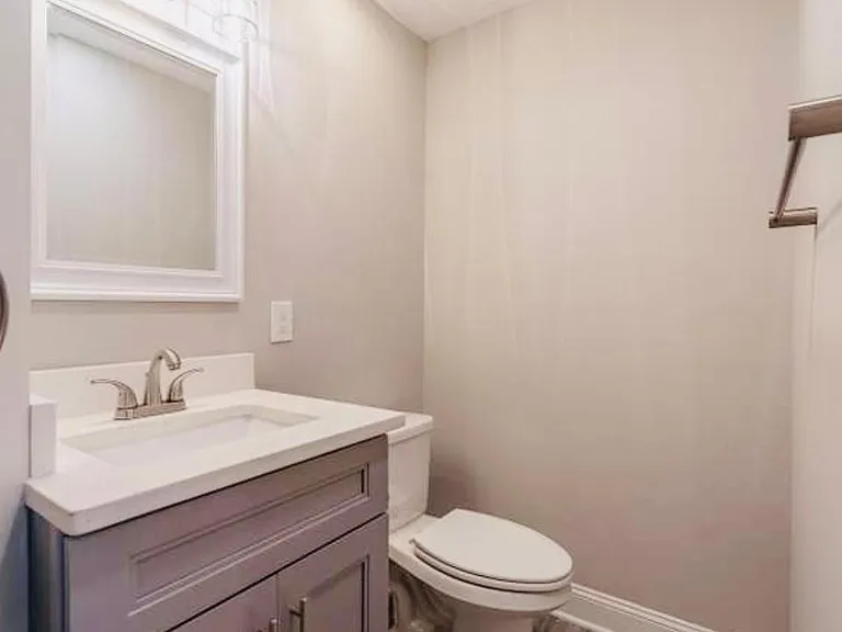 1254 N Burns St — Photo 8
