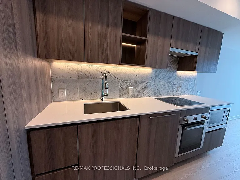 19 Bathurst St #1708 — Photo 6
