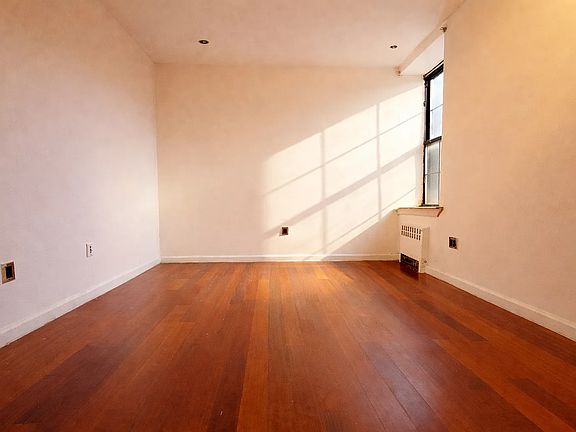 4th image of 51 Eldert St #400
