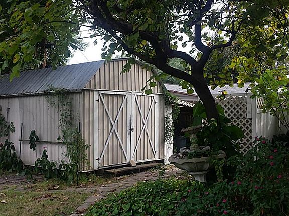 Large Storage Shed/Workshop