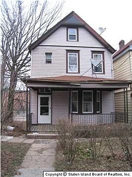 1st image of 155 Pine Pl