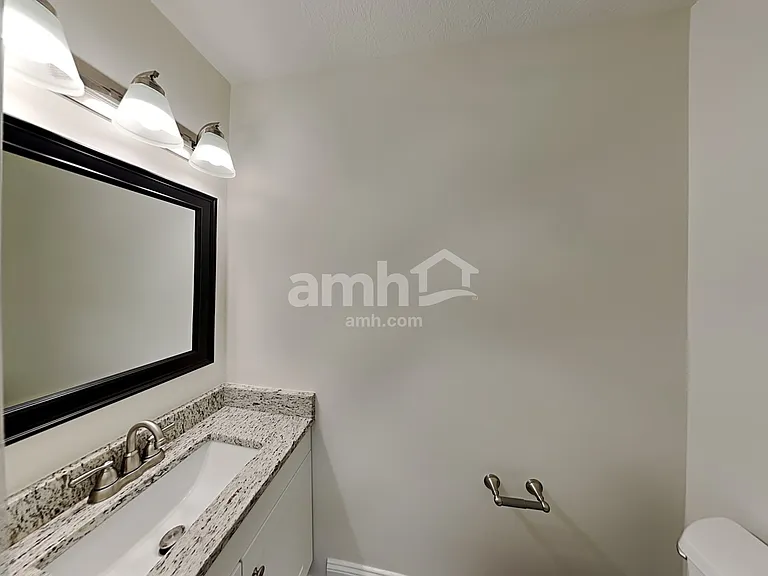 836 Orwell St — Photo 9