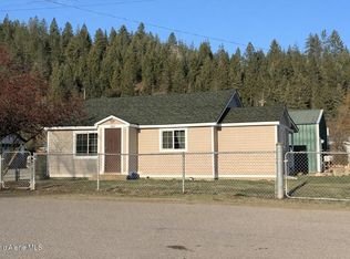 208 S 6th St, Pinehurst, ID 83850