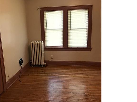 4th image of 2512 26th Ave N #1