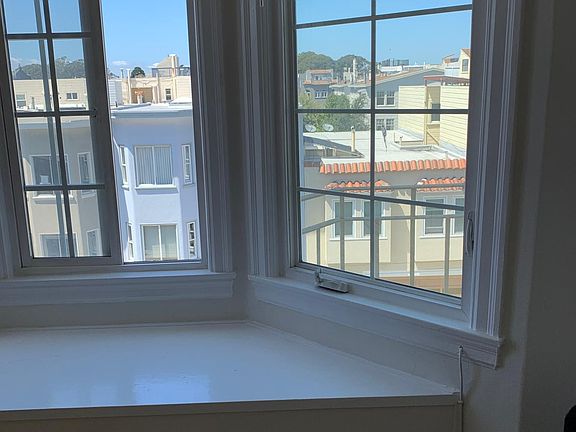 3rd image of 1365 Chestnut St #9