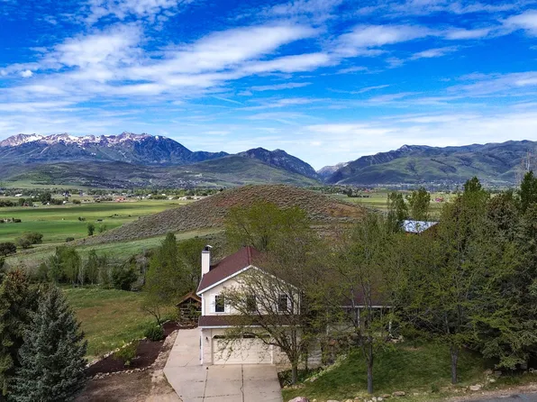 8975 E Pineview Dr, Huntsville, UT 84317