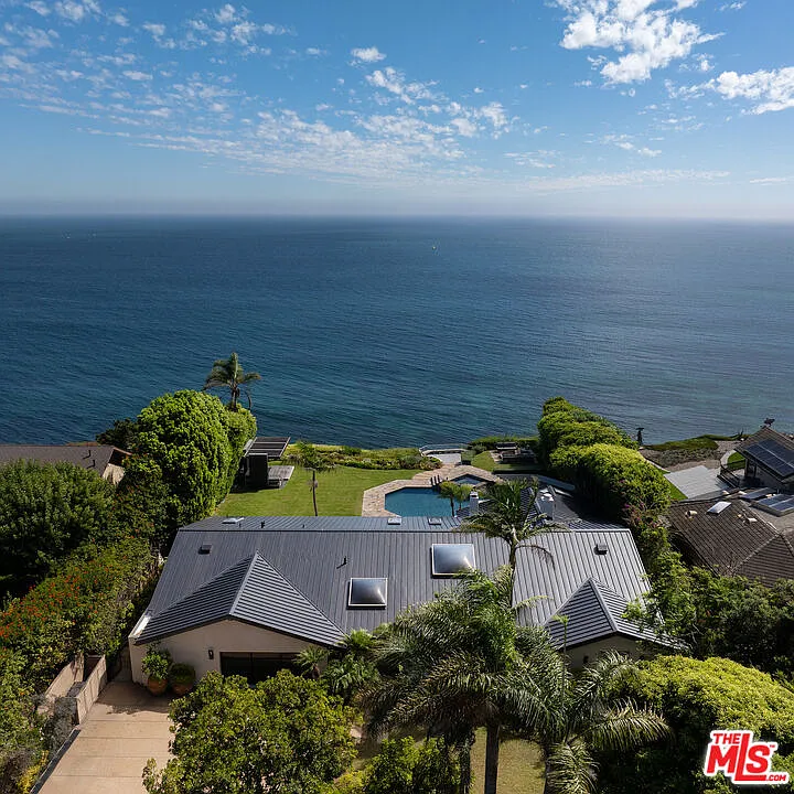 29020 Cliffside Dr