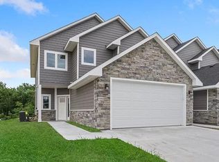 2011 Ammann Dr, Adel, IA 50003