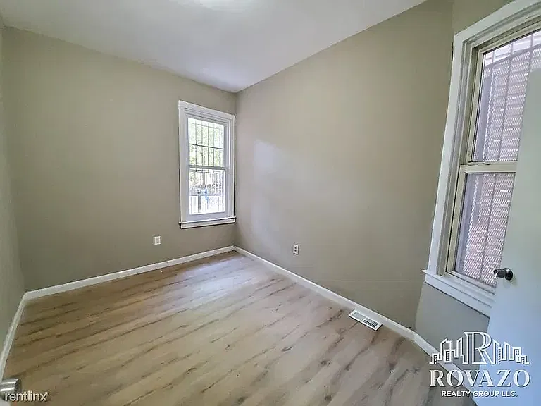 3 bed, $2,350 — Photo 3
