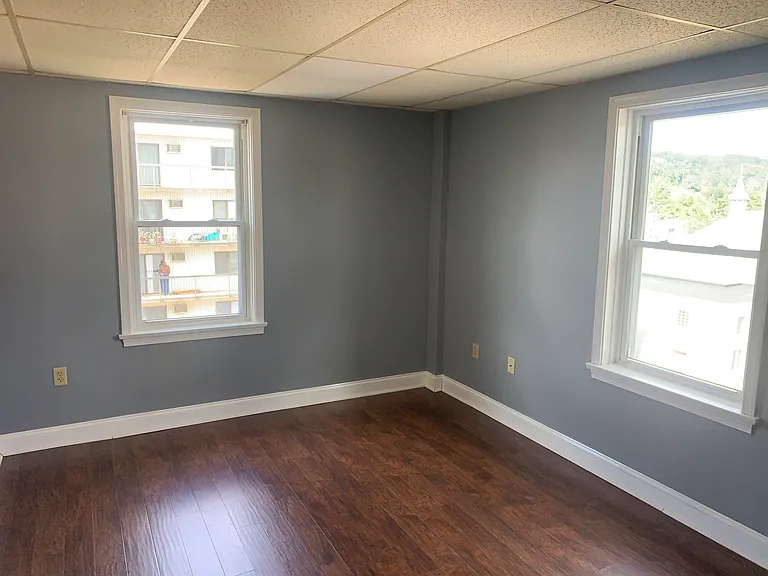 336 E Lincoln Highway — Photo 46