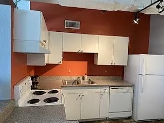 245 Madison Ave #405 — Photo 6