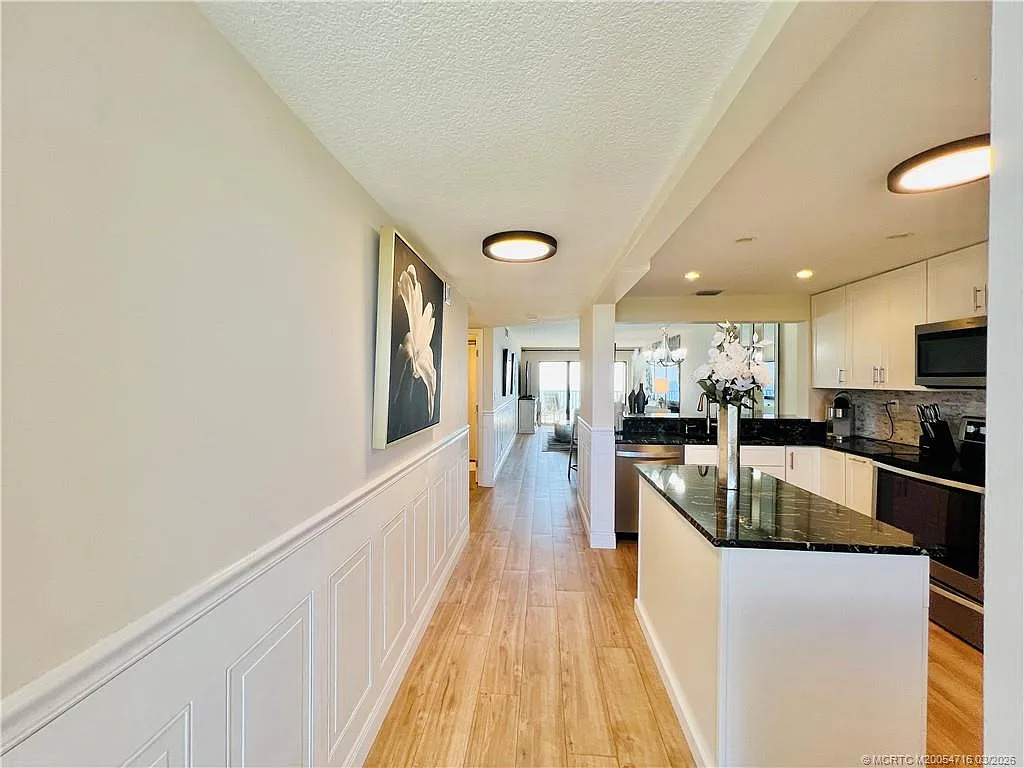 2 bed, 2.0 bath, 1197 sqft, $2,600 — Photo 3