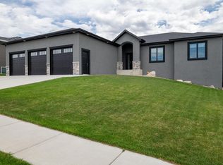 3707 High Creek Rd, Bismarck, ND 58503