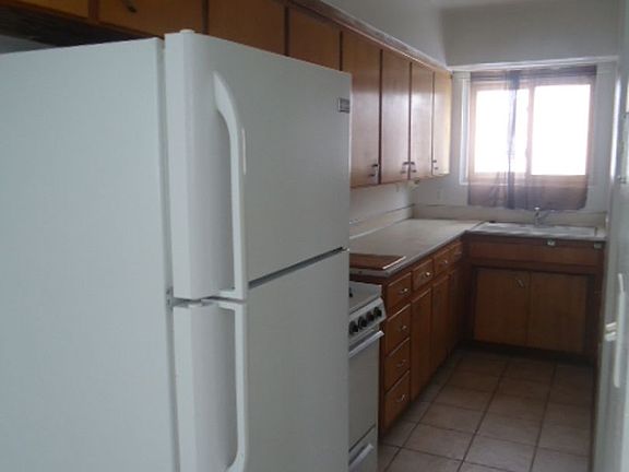 3rd image of 105-111 Elmwood St #105