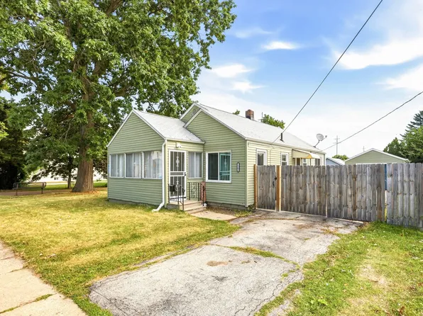 1503 S Van Buren St, Bay City, MI 48708