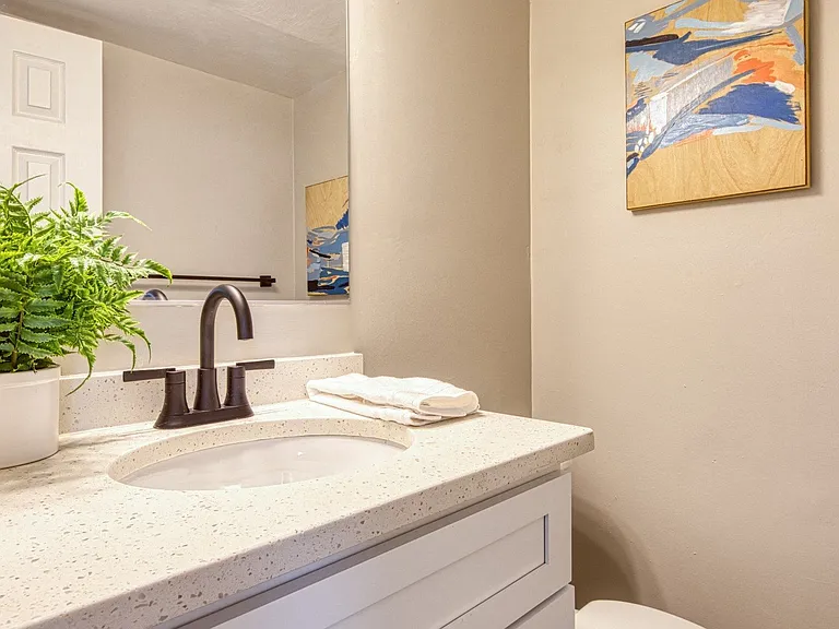 Coastline Apartments — Photo 45