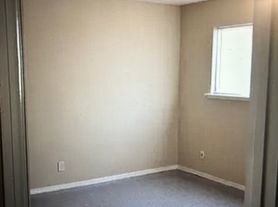 1321 E San Bruno Ave