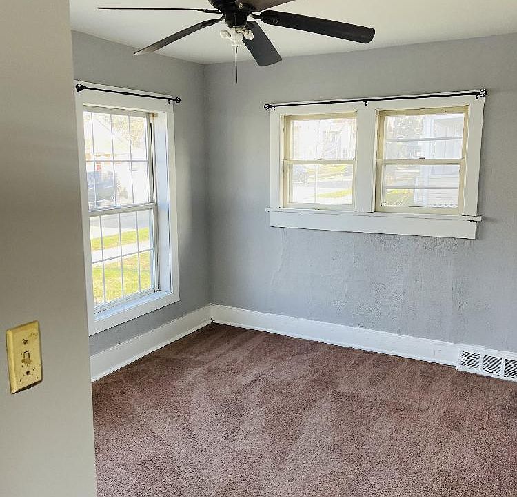 1st image of 1401 5th Ave #1