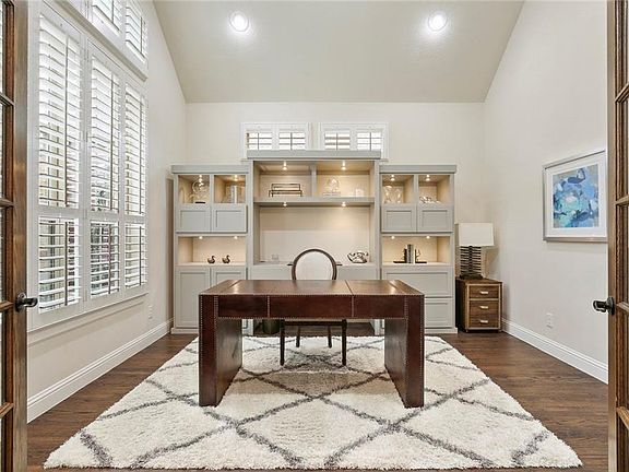 3rd image of 500 Saint Tropez Dr