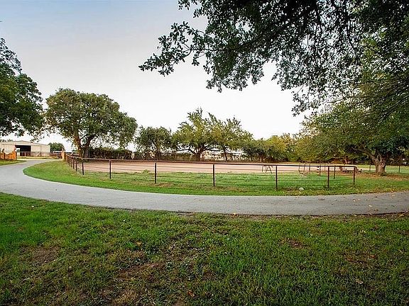 3rd image of 171 County Road 1160