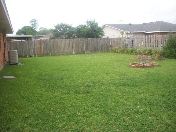 5th image of 213 Heriard St