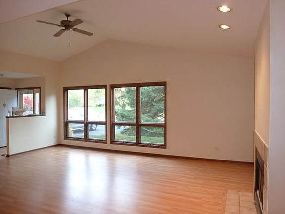 3rd image of 28736 N Monroe Ave