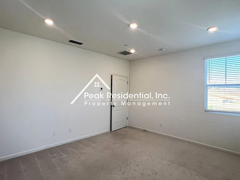 3236 Sunny Gate Ln — Photo 29