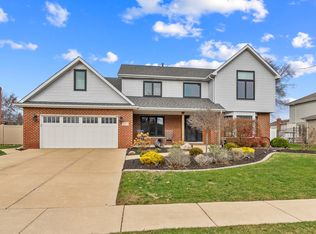 1075 Sweetwater Trl, New Lenox, IL 60451