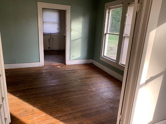 3rd image of 912 Natchitoches St