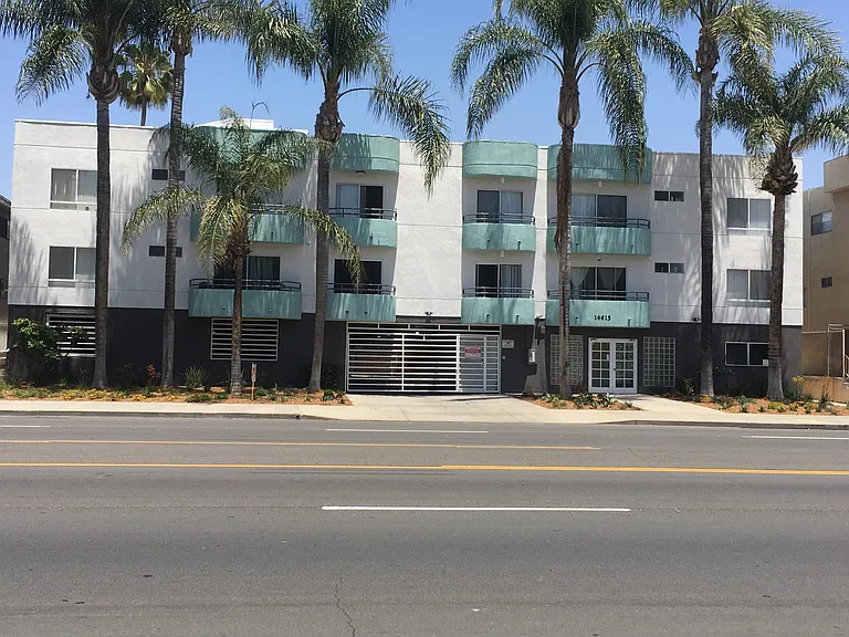 14615 Burbank Blvd #202B — Photo 26
