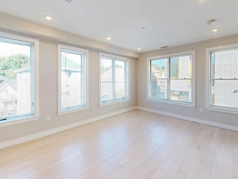 197 Green St #207A — Photo 3