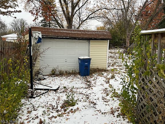 4th image of 17001 Lipton Ave