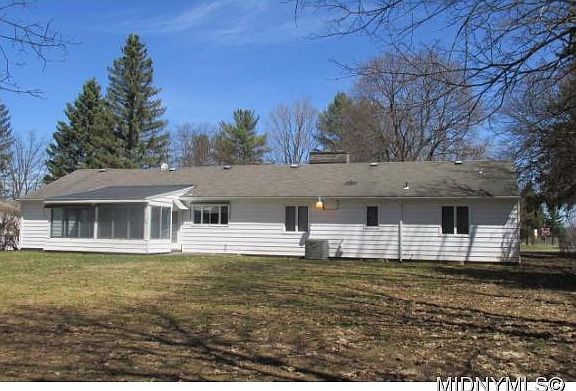 2nd image of 1306 Sherman Dr
