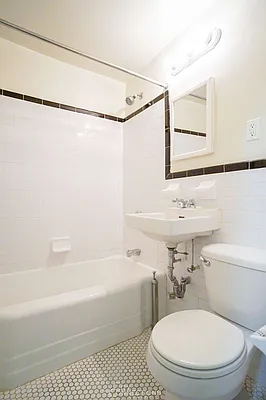 Rented by City Connections Realty | media 16