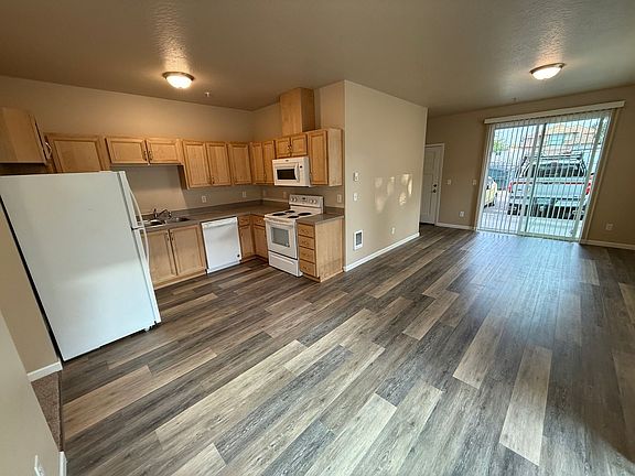 5th image of 953 W 8th Ave #959