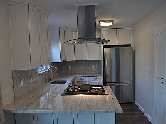 Kitchen, Unit A