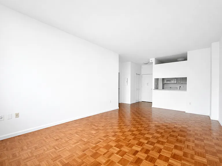 350 W 43rd St #17E — Photo 3
