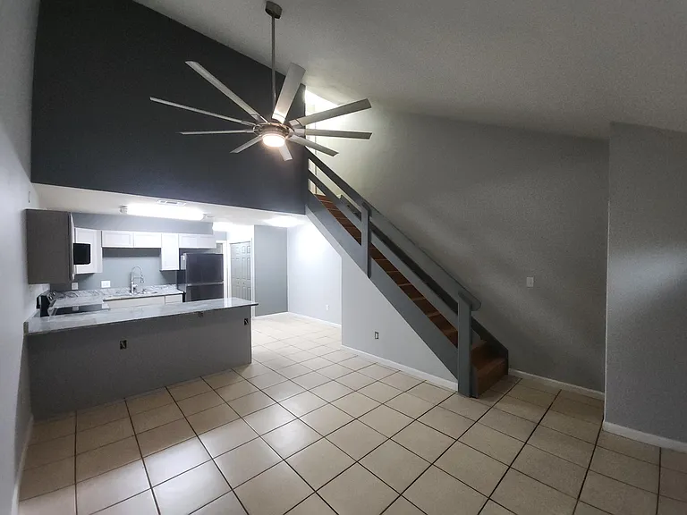 1143 Ocala Rd — Photo 3