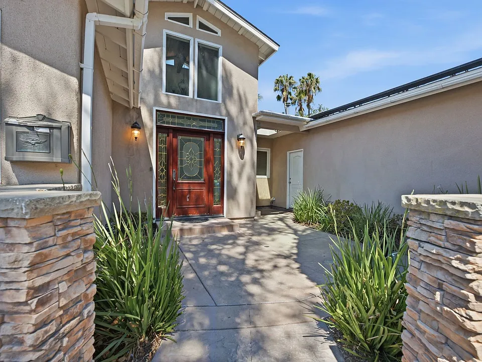 4854 Campanile Dr